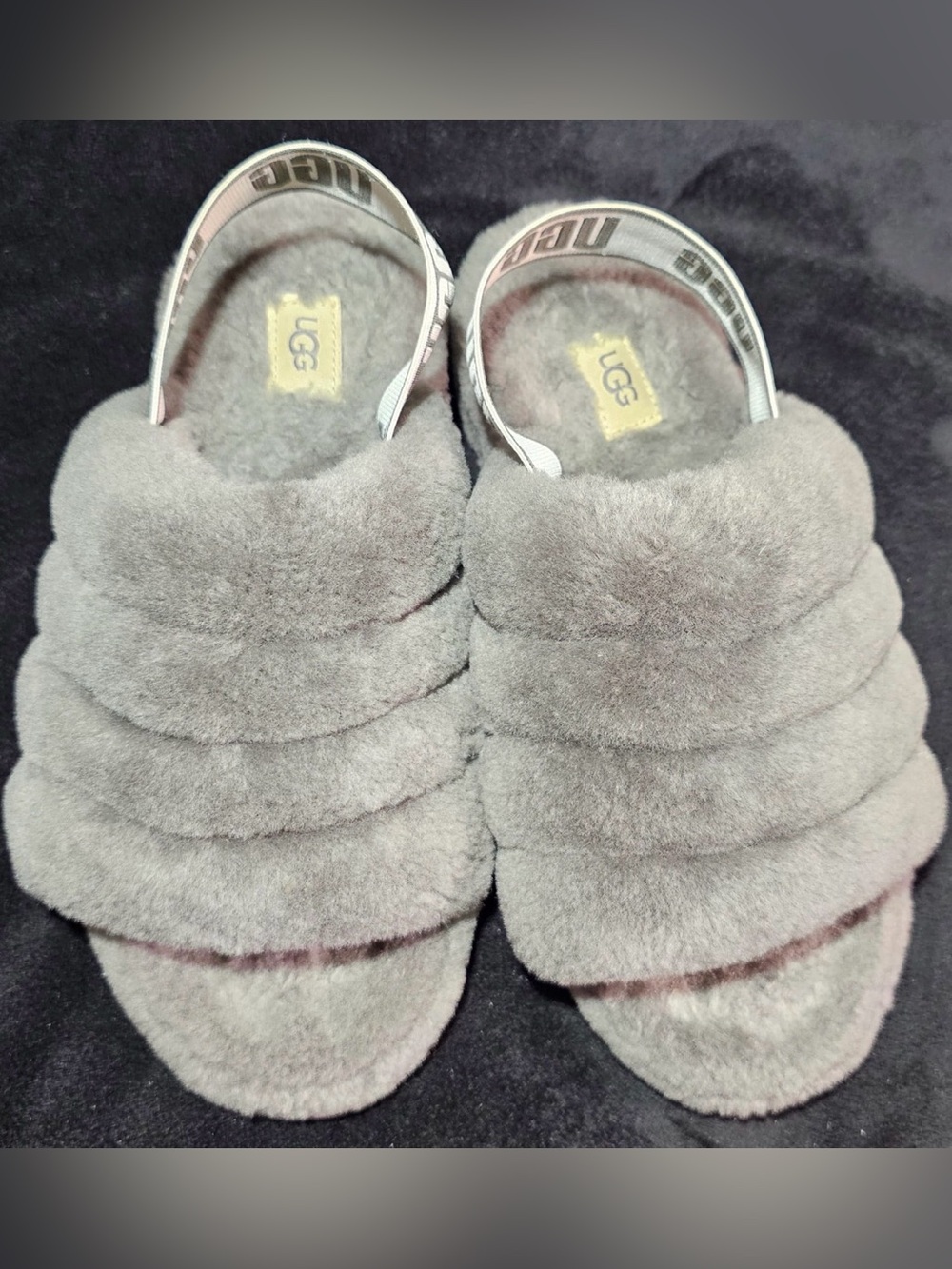 🩶 UGG Fluff Yeah Gray Shearling Logo Strap Slides Women’s Size 8
